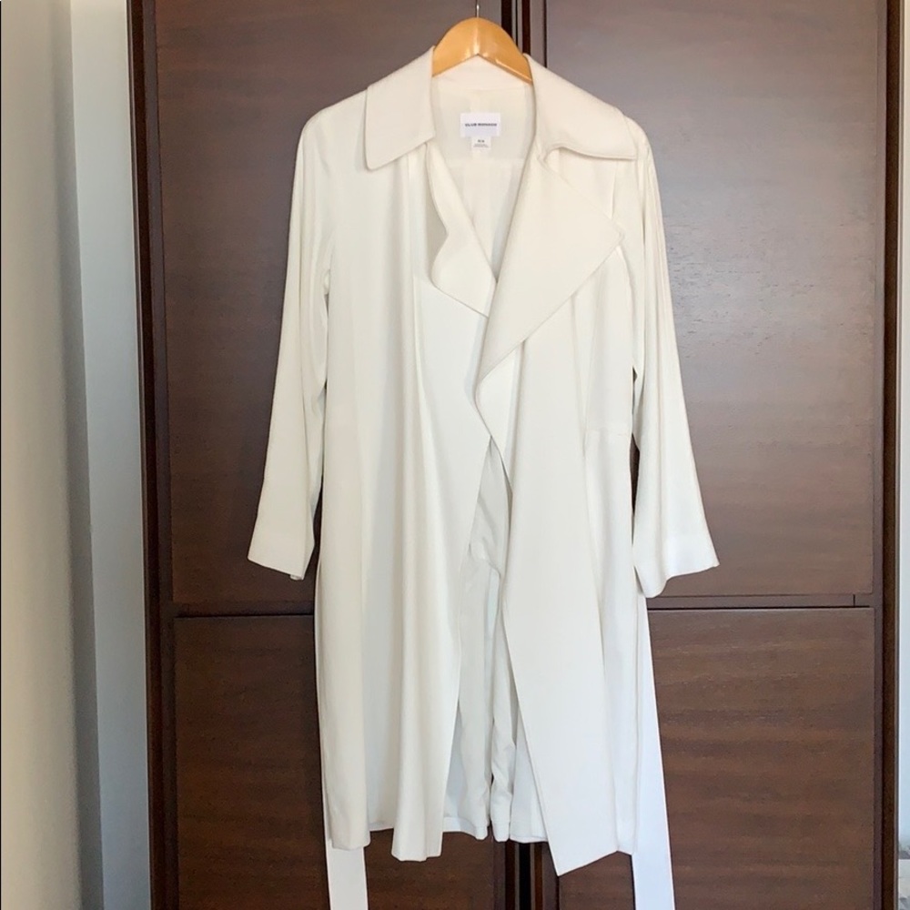 Club Monaco white Spring-Summer trench coat.